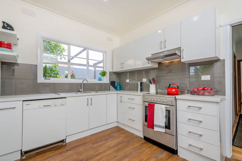 14 Bruce Street, Newport - Thumbnail 8