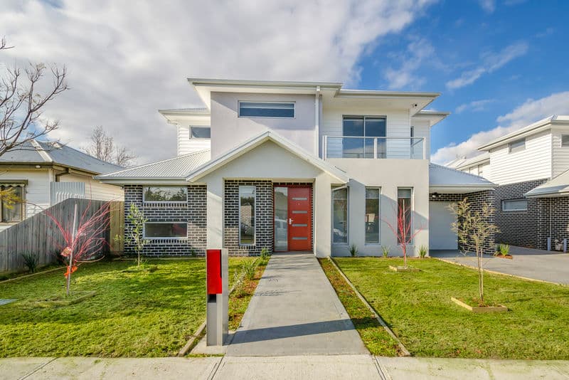 1/6 Cleghorn Avenue, Altona North - Thumbnail 2