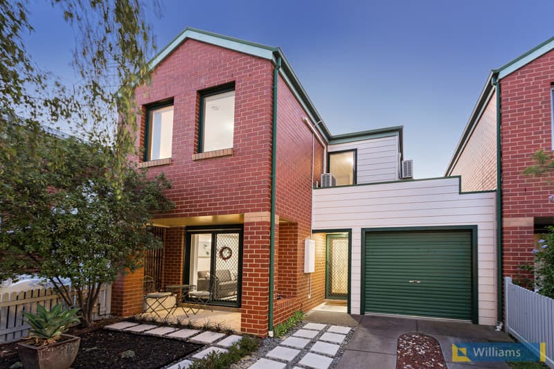 31 Rifle Range Drive, Williamstown - Thumbnail 2