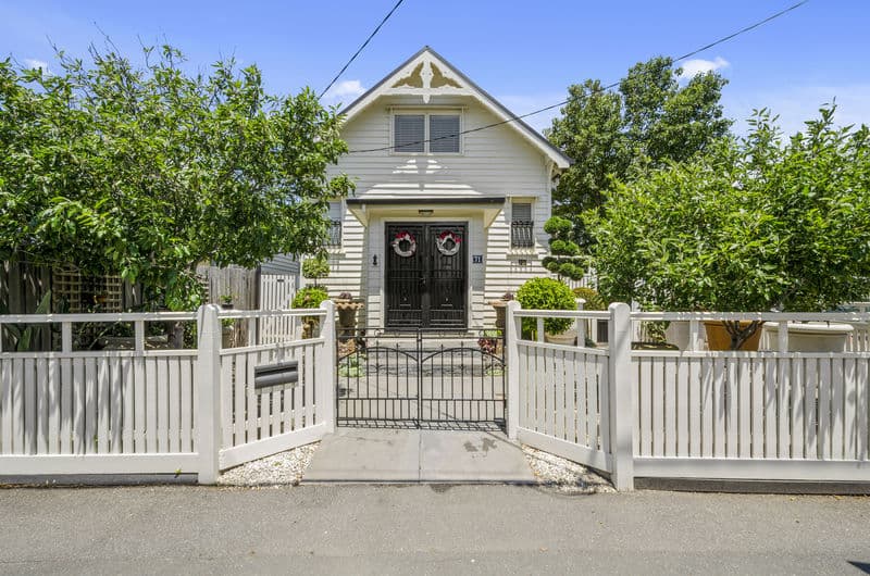 71 Aitken Street, Williamstown - Image 1