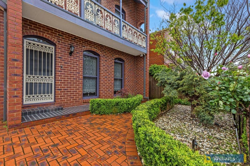 6 Crofton Drive, Williamstown - Thumbnail 2