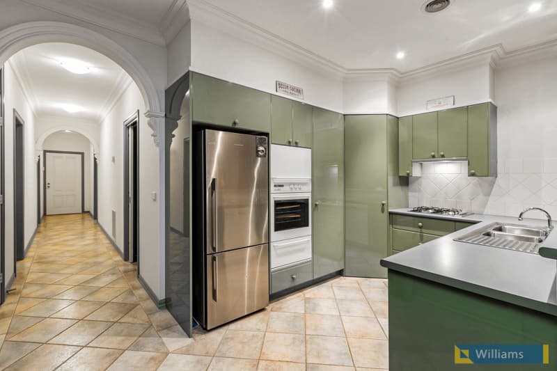 12 McGuire Crescent, Williamstown - Thumbnail 3