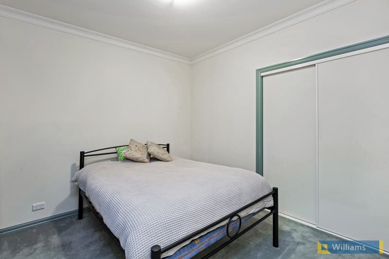 12 McGuire Crescent, Williamstown - Thumbnail 4