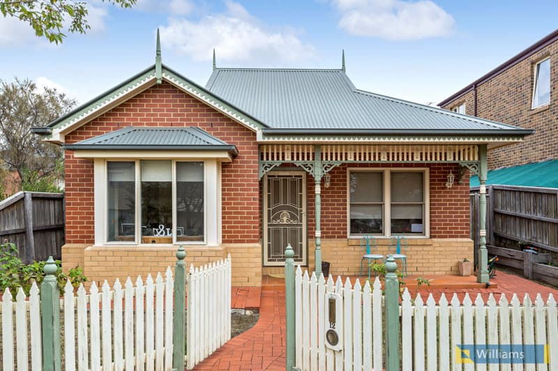 12 McGuire Crescent, Williamstown - Image 1