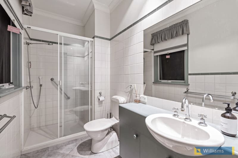 12 McGuire Crescent, Williamstown - Thumbnail 6