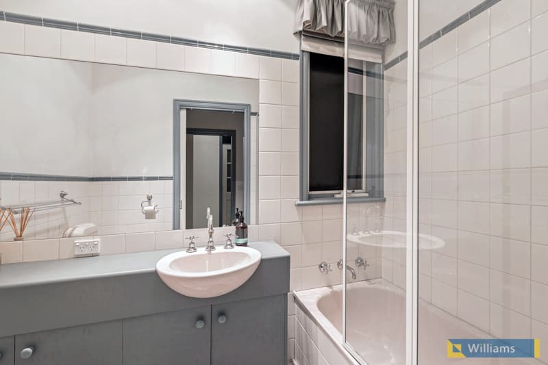 12 McGuire Crescent, Williamstown - Thumbnail 5