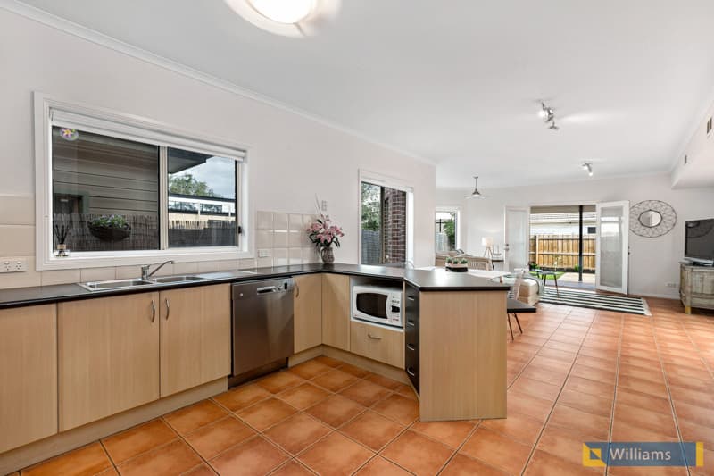 40 Kernot Street, South Kingsville - Thumbnail 3