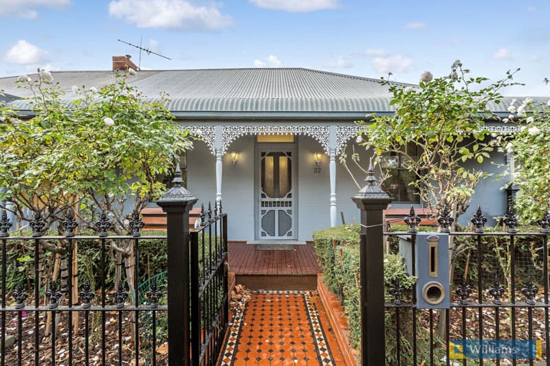 32 Railway Place, Williamstown - Image 1