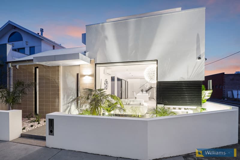 2 Heriot Place, Williamstown - Thumbnail 2