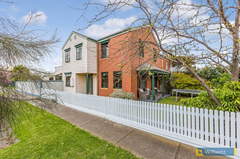 14 McDonald Street, Williamstown - Thumbnail 2