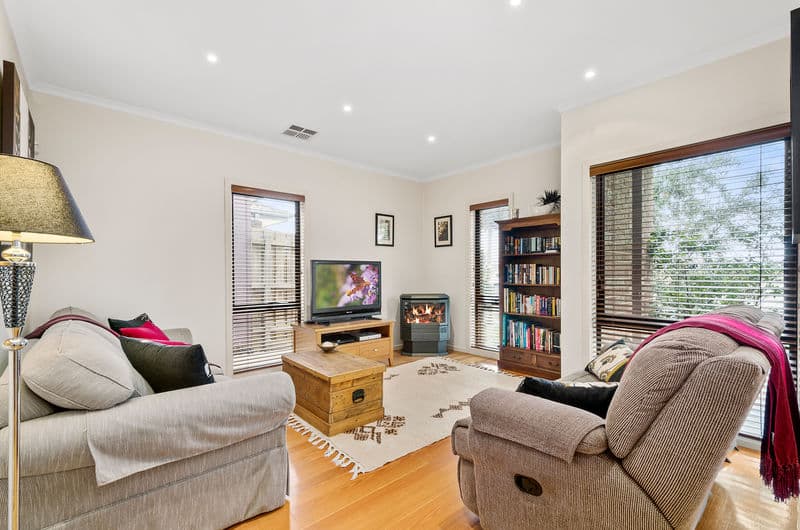 1/53 - 55 Kyle Road, Altona North - Thumbnail 2