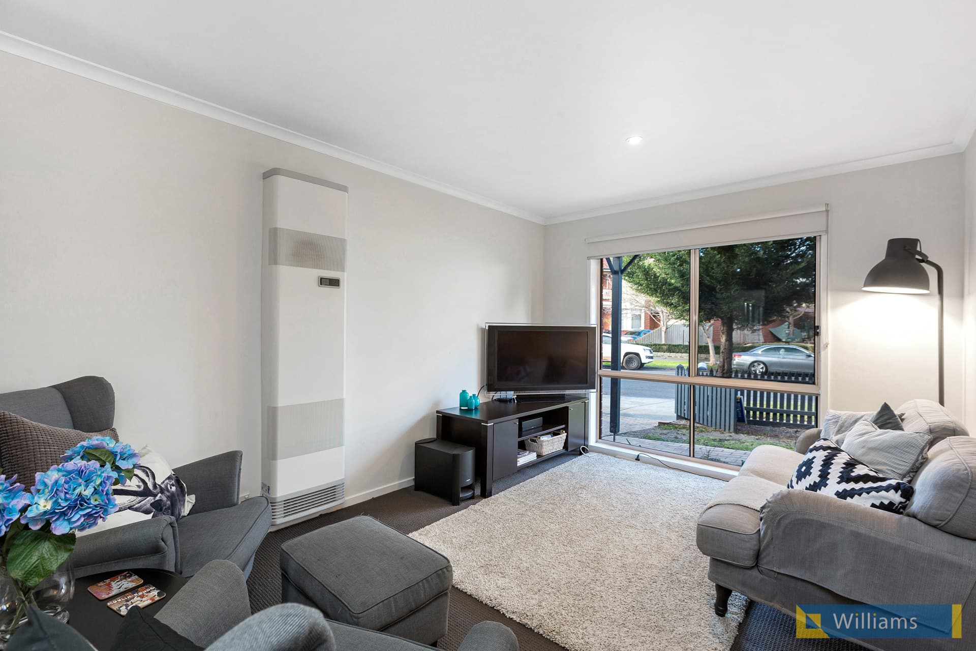 77 Merrett Drive, Williamstown - Thumbnail 2