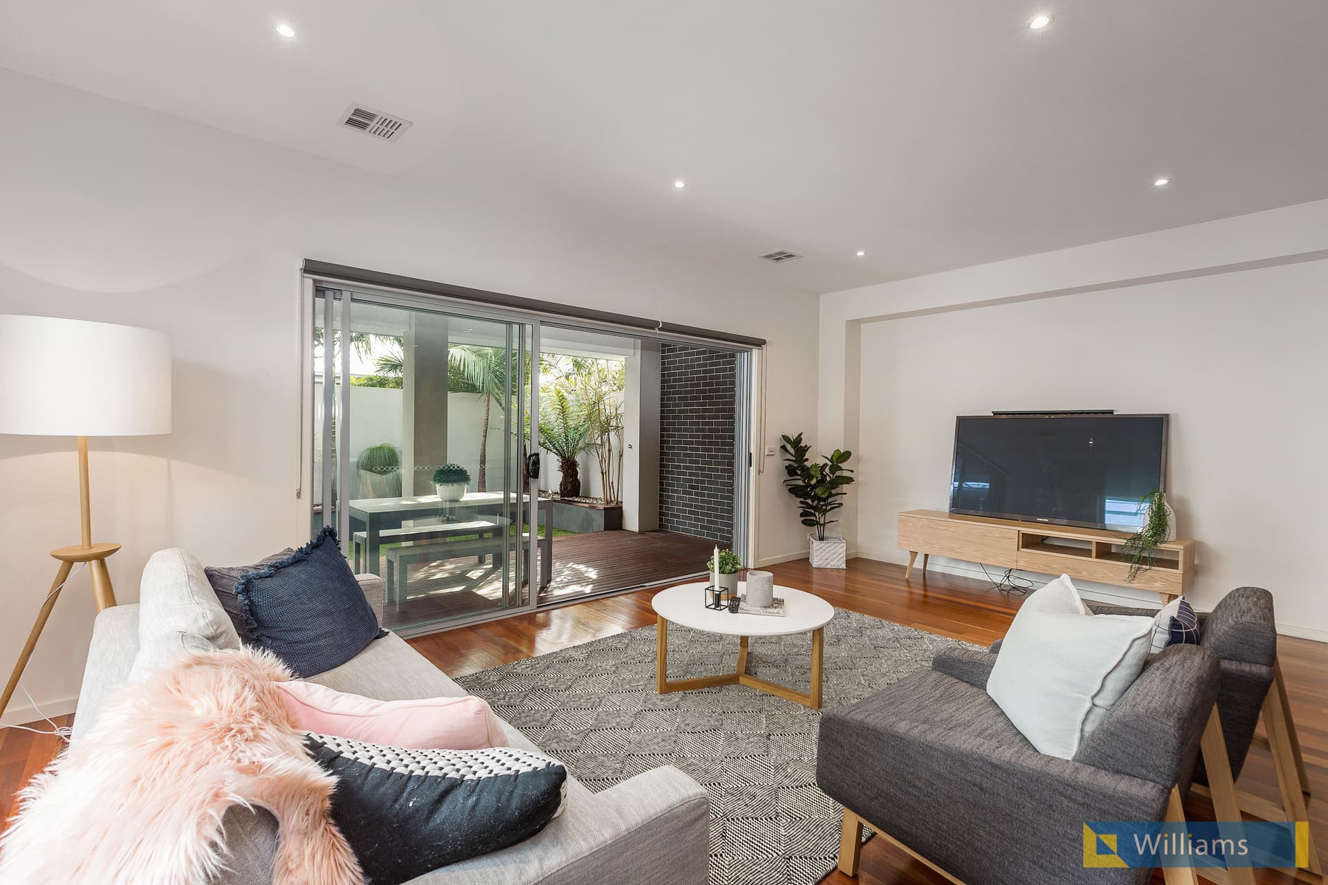 7 Holloway Street, Newport - Thumbnail 6
