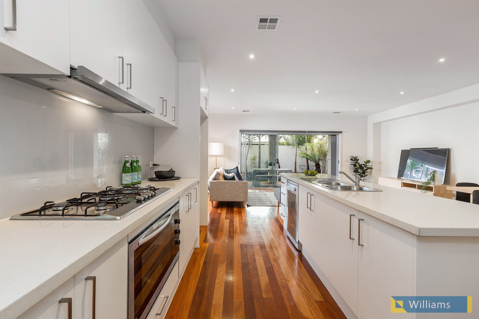 7 Holloway Street, Newport - Thumbnail 5