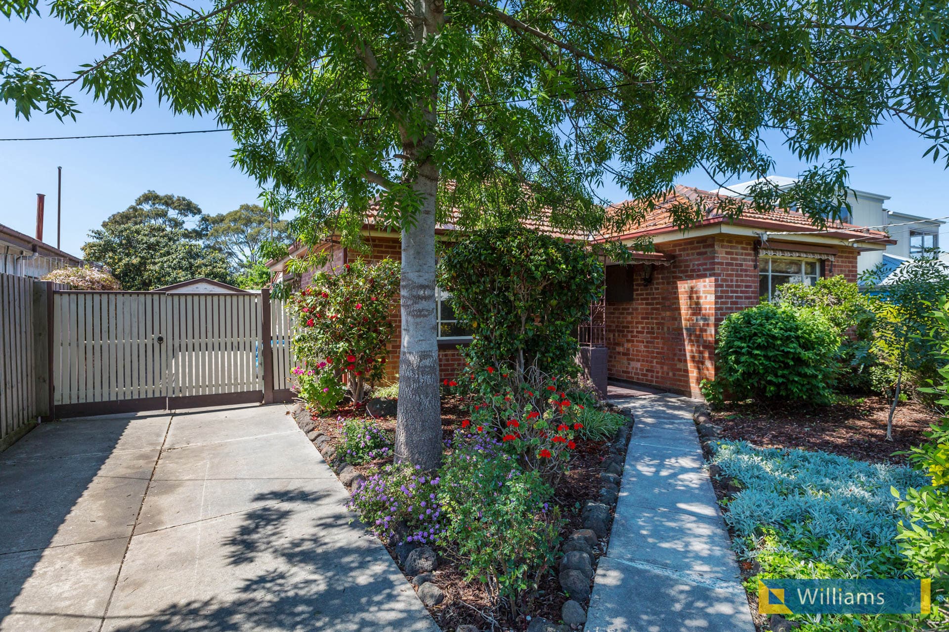 76 Gordon Street, Newport - Thumbnail 2