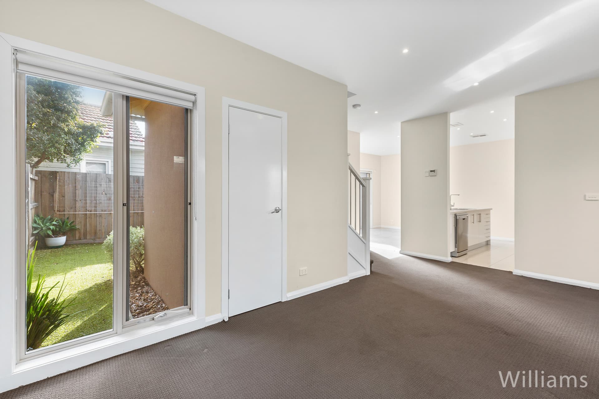 2/160 Aitken Street, Williamstown - Thumbnail 6