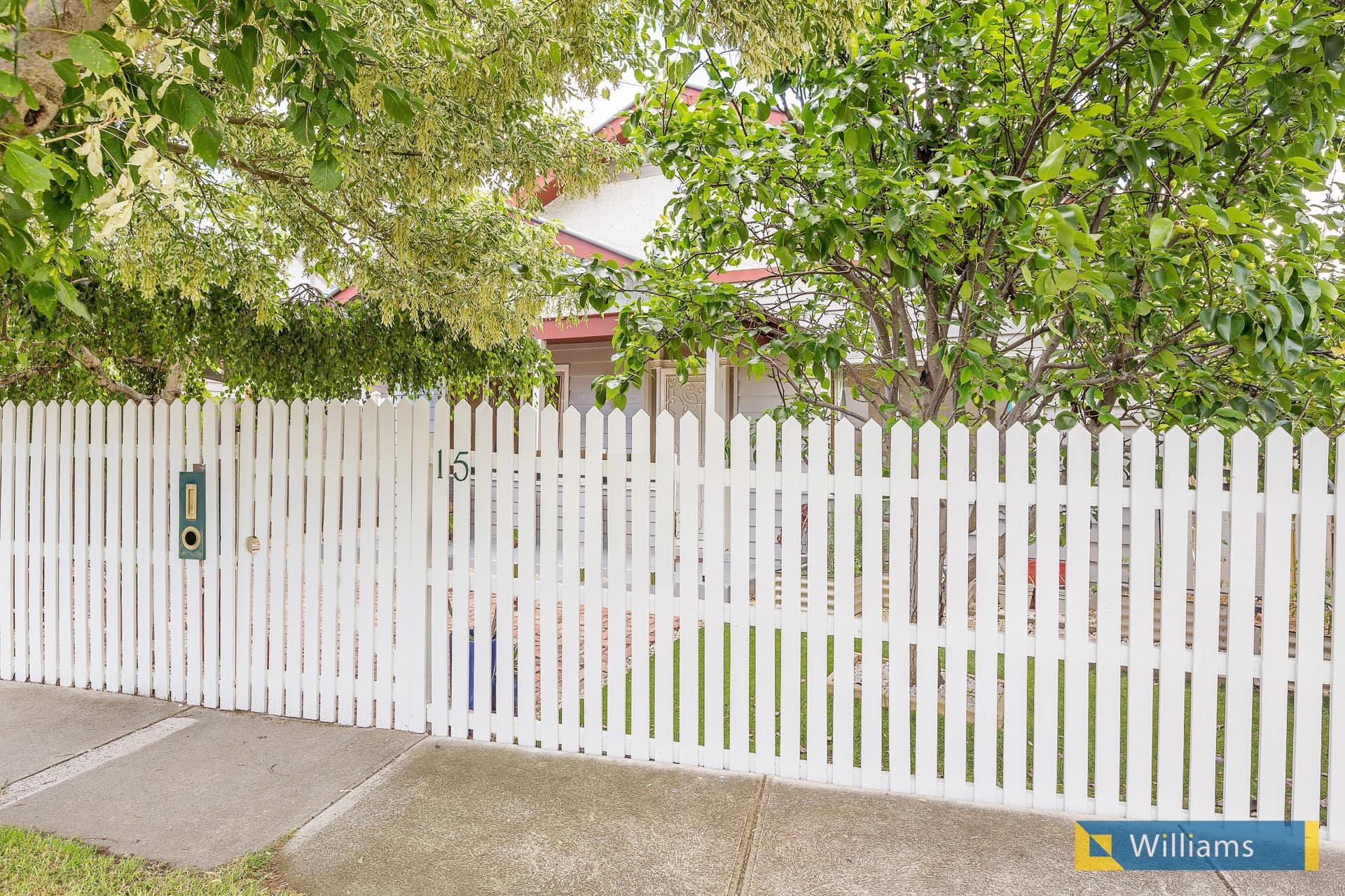 15 Steele Street, Newport - Image 1