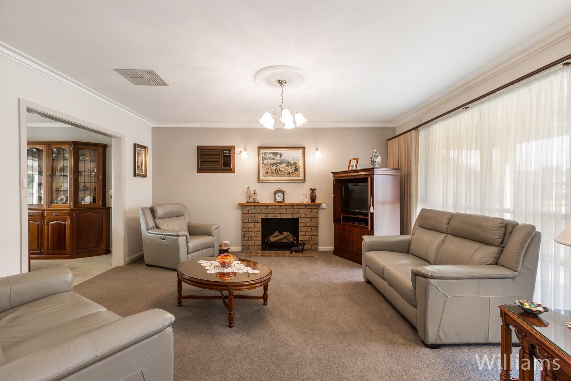 55 Bracken Grove, Altona - Thumbnail 2