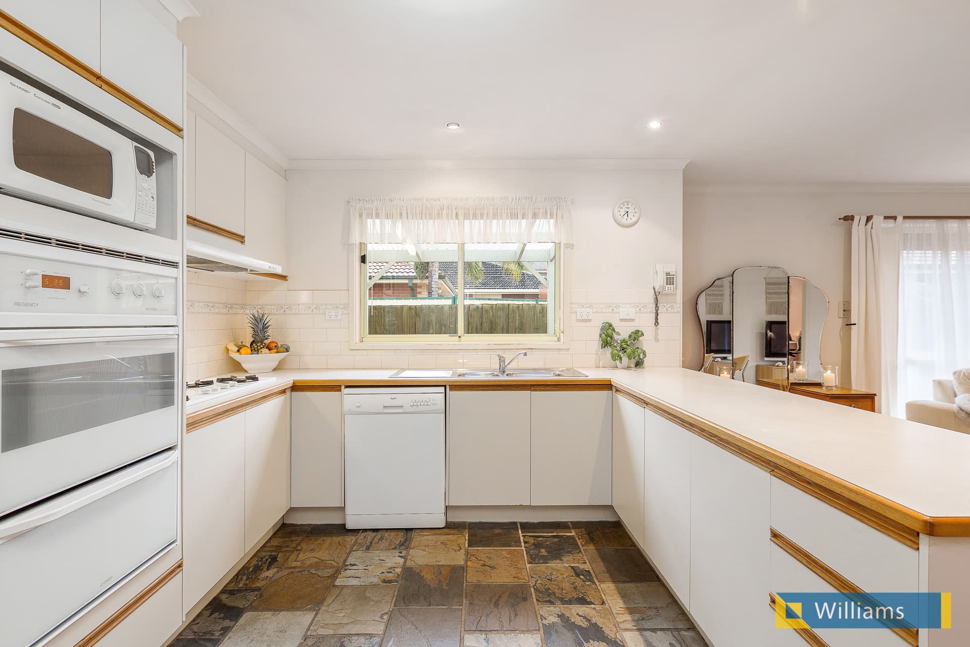 51 Balaclava Avenue, Altona Meadows - Thumbnail 6