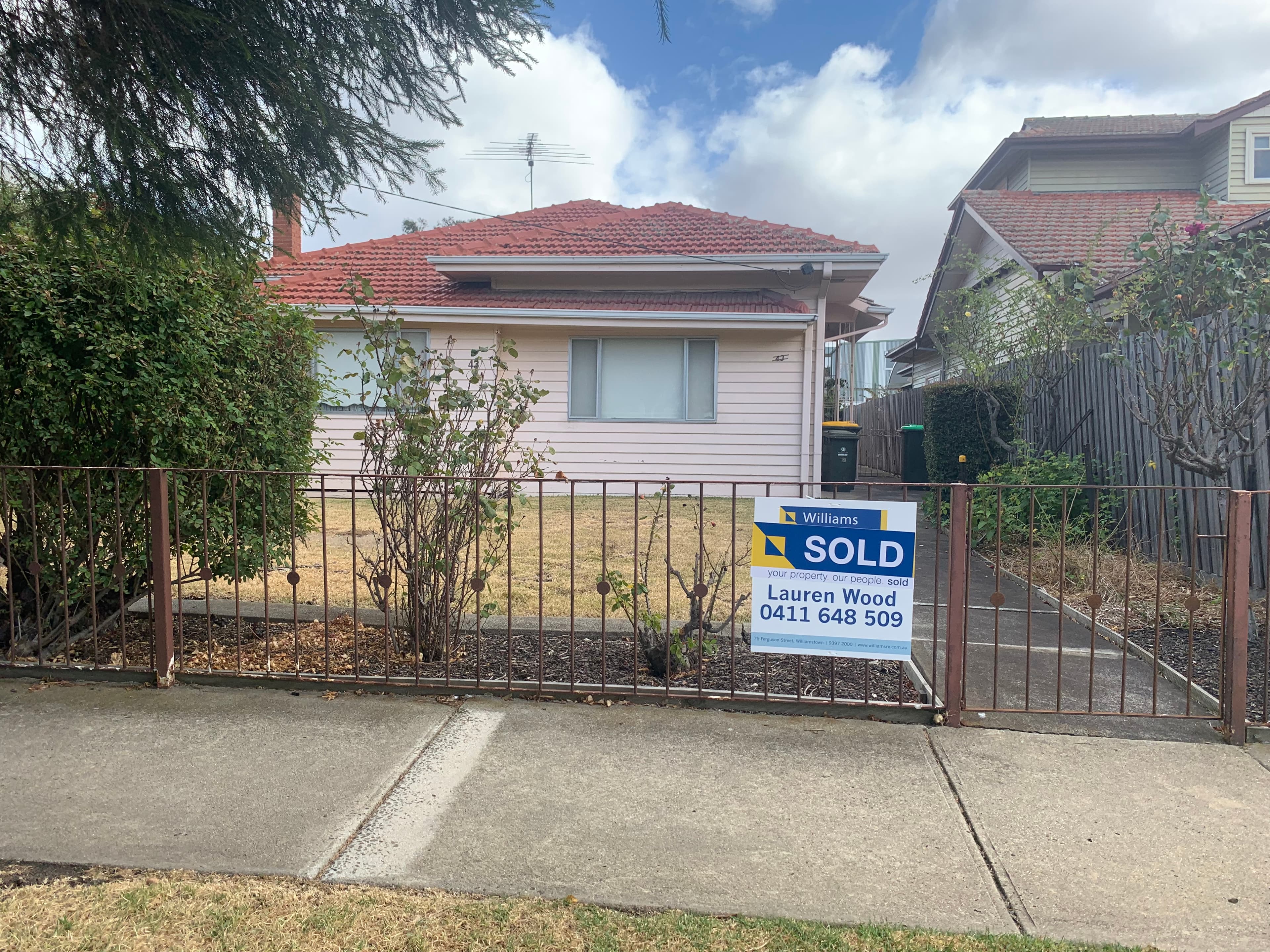 43 William Street, Newport - Image 1