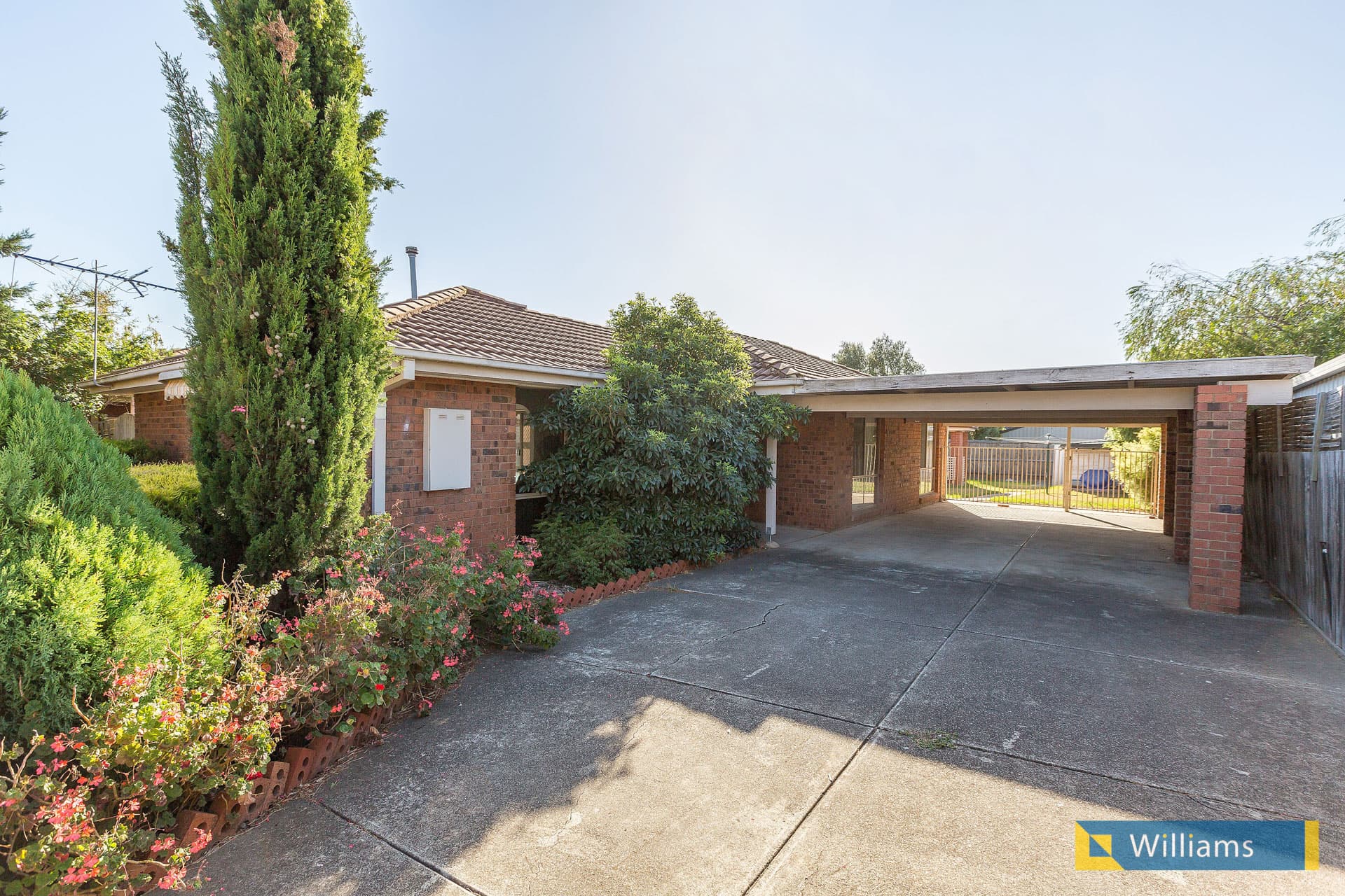 13 Oxley Court, WYNDHAM VALE VIC, Wyndham Vale - Thumbnail 2