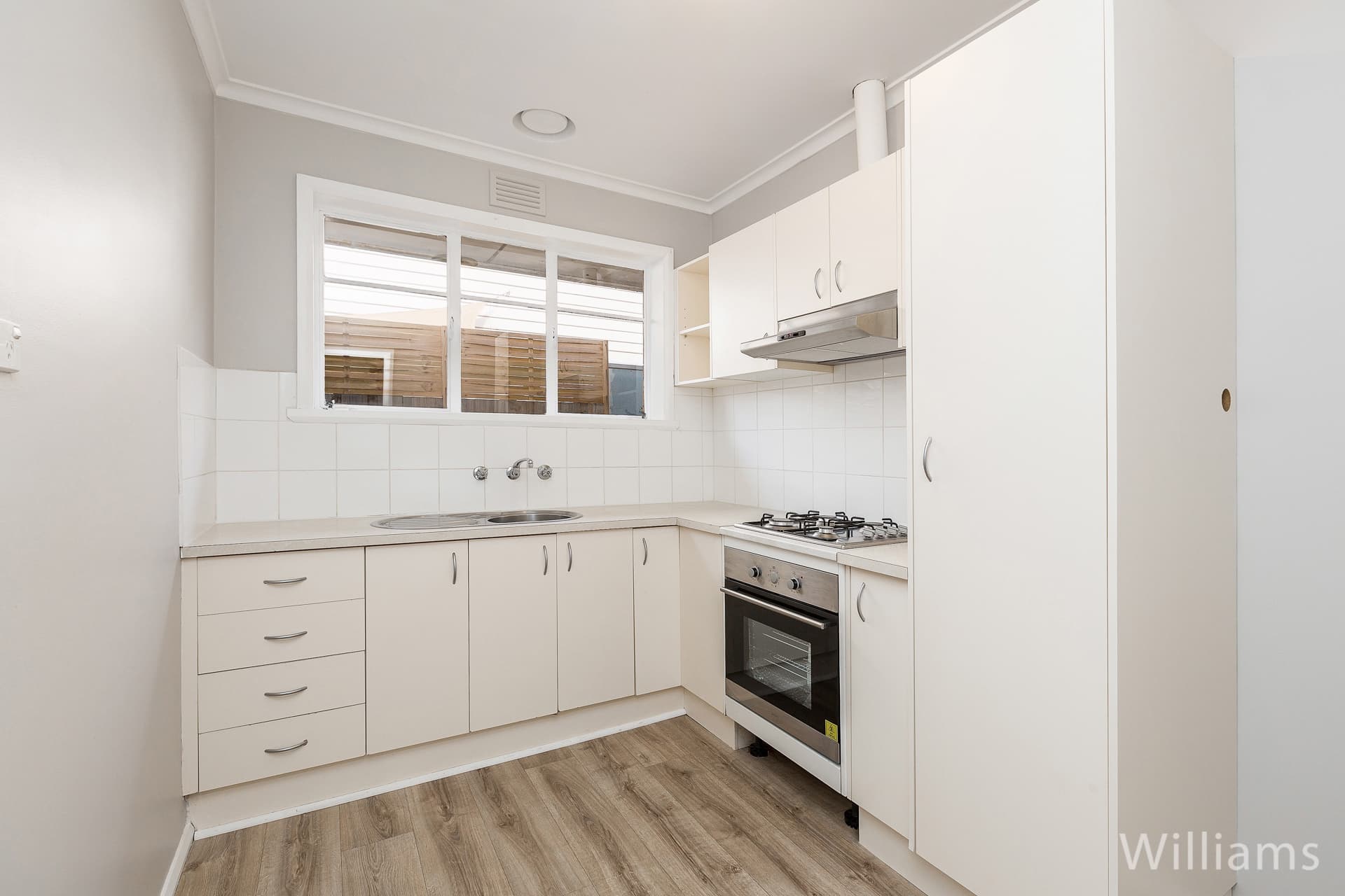 2/485 Melbourne Road, Newport - Image 1