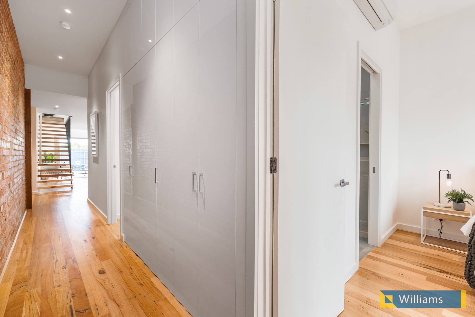 138 North Road, Newport - Thumbnail 2
