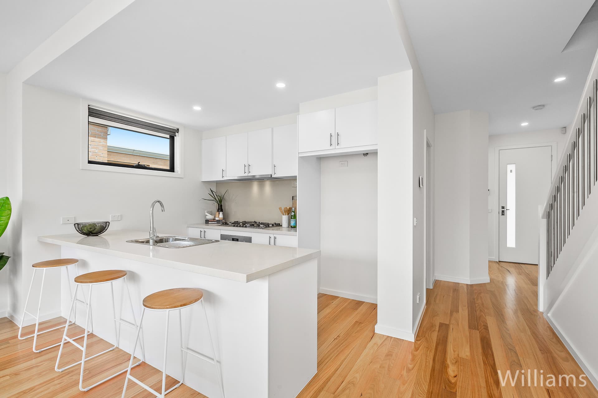 2/69 Watt Street, South Kingsville - Thumbnail 3