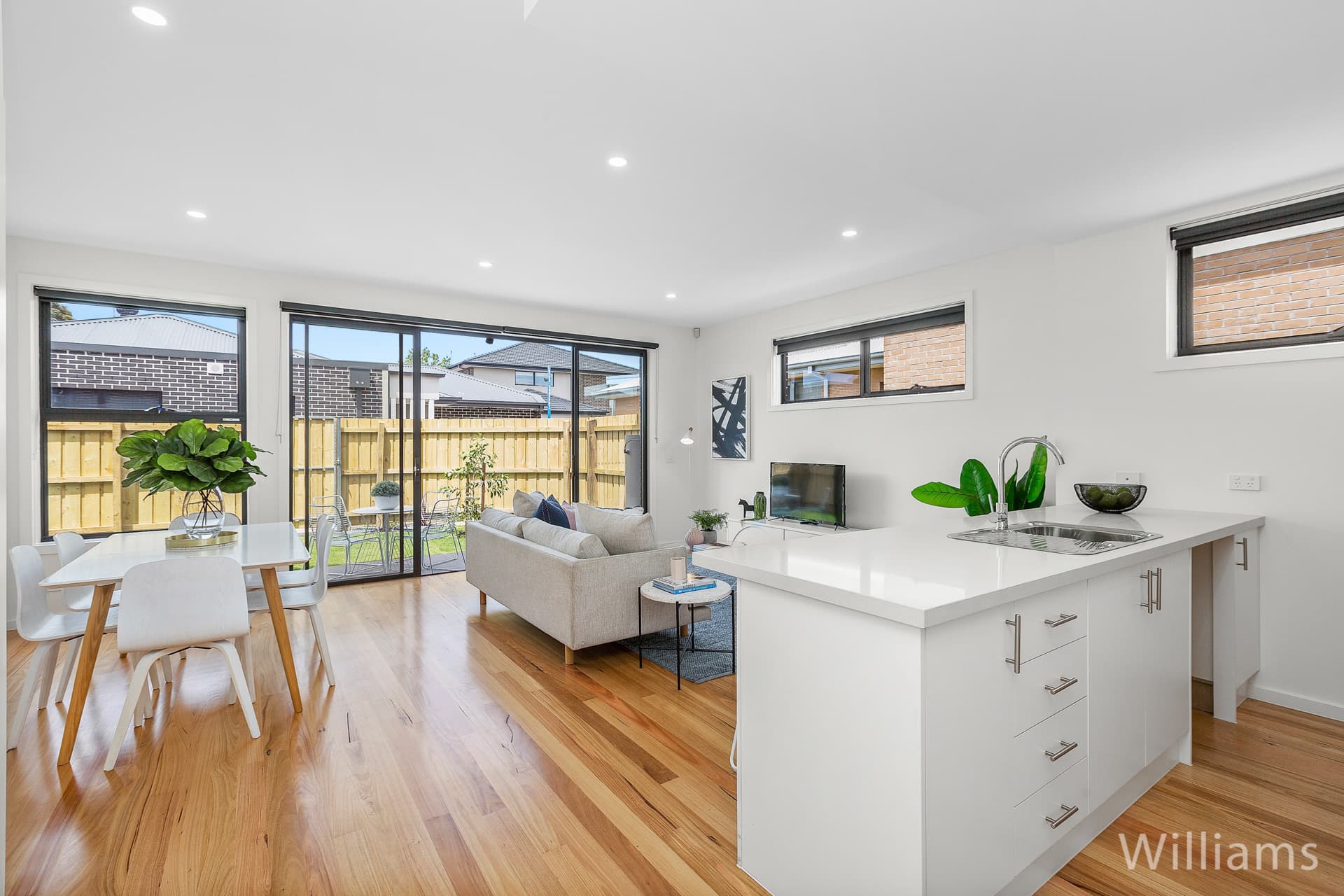 2/69 Watt Street, South Kingsville - Thumbnail 2