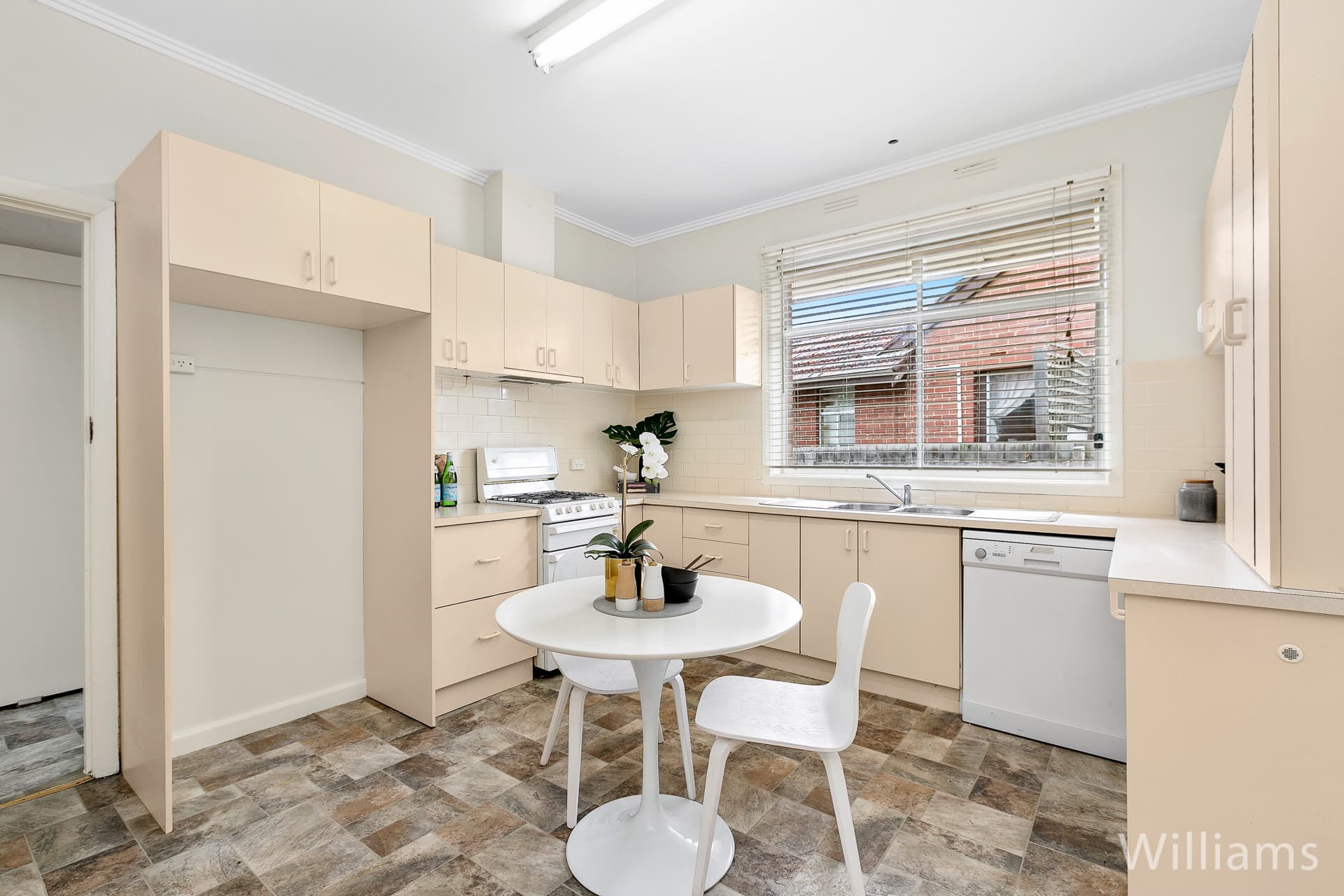 13 Cerberus Crescent, Williamstown - Thumbnail 5