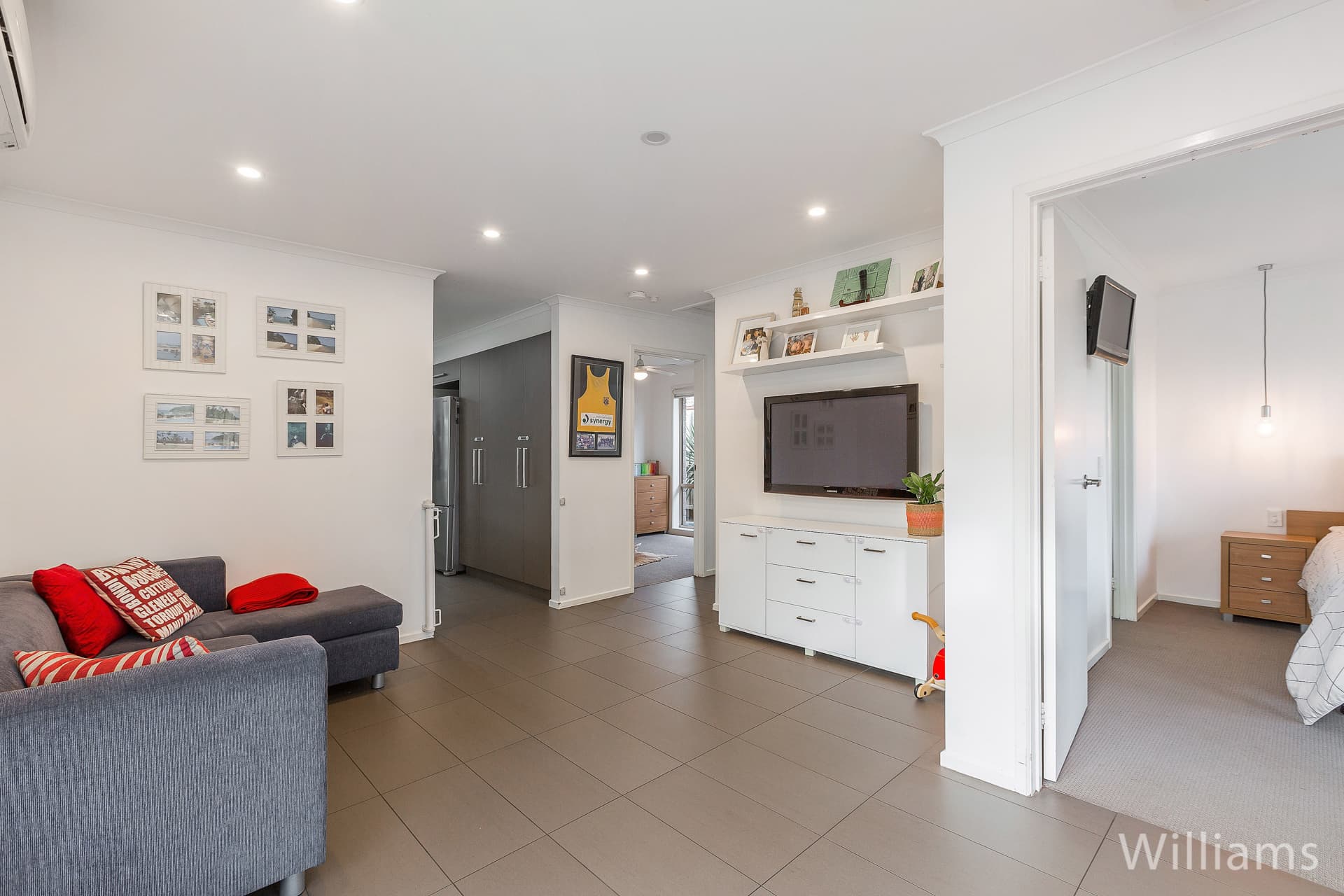 11 Henry Drive, Altona Meadows - Thumbnail 3
