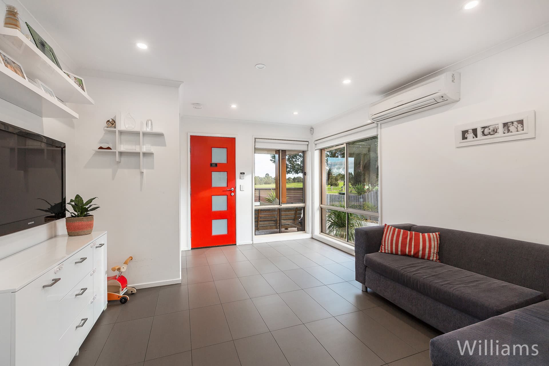 11 Henry Drive, Altona Meadows - Thumbnail 4