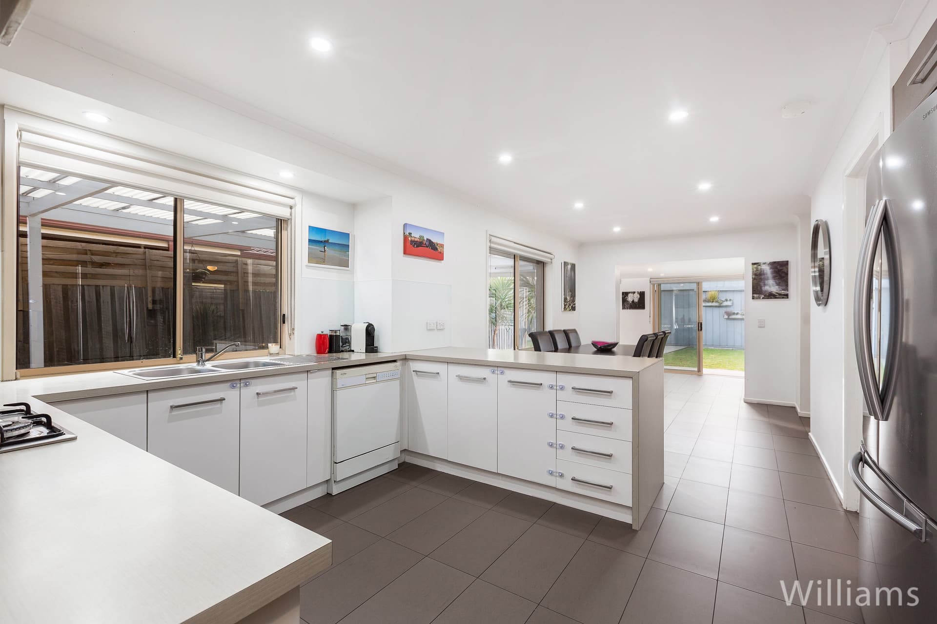 11 Henry Drive, Altona Meadows - Thumbnail 5