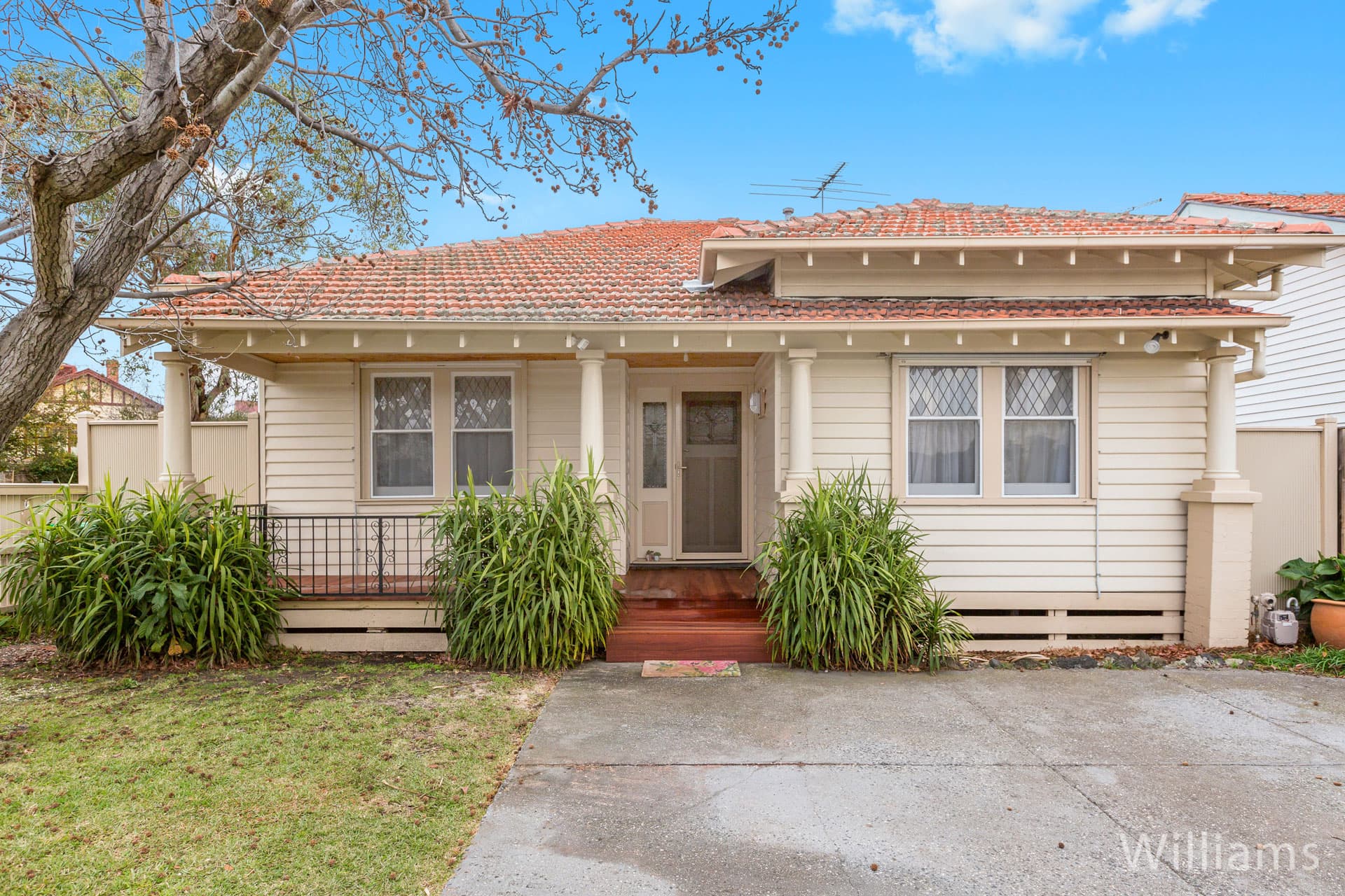 279 Douglas Parade, Newport - Thumbnail 3