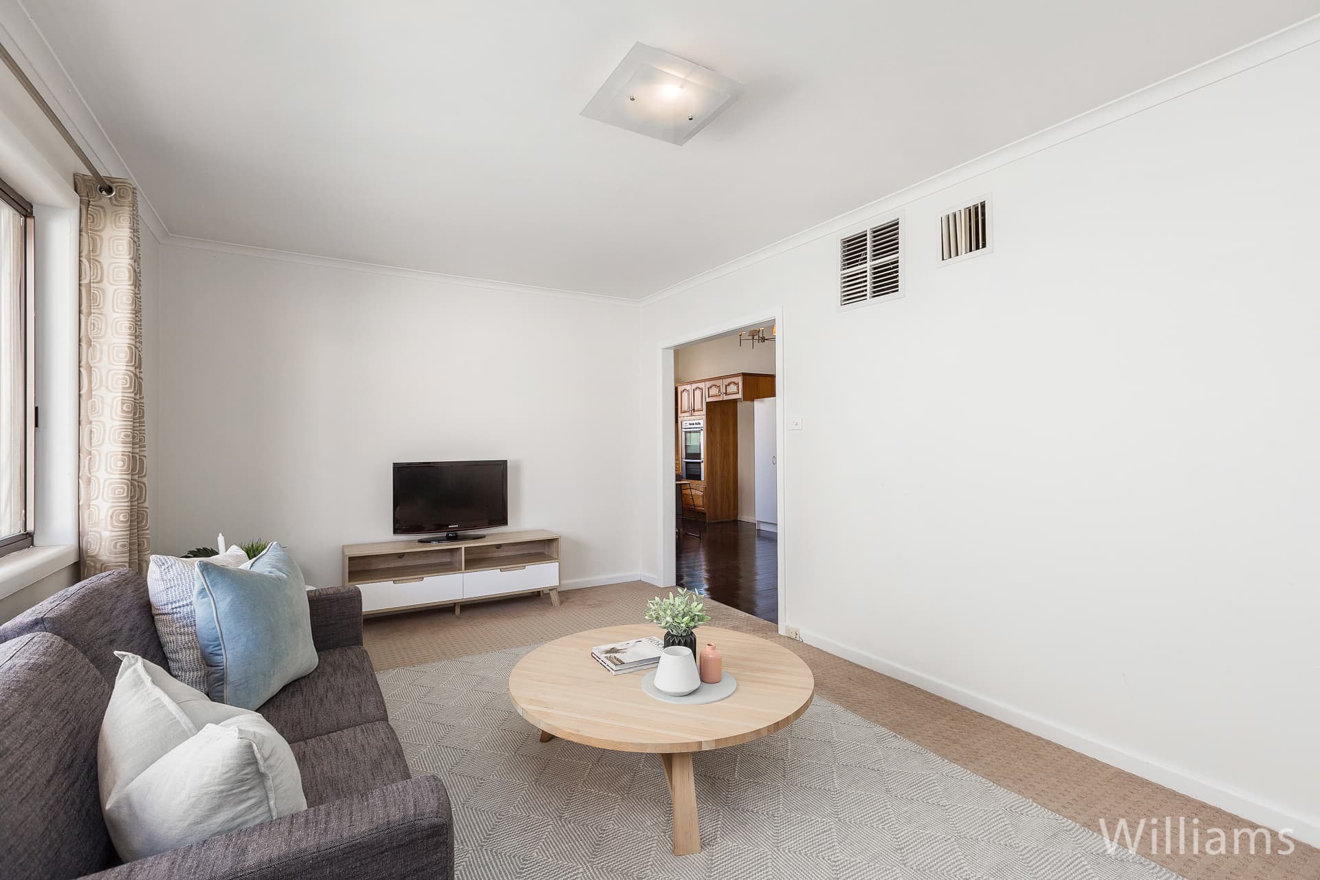 279 Douglas Parade, Newport - Thumbnail 5