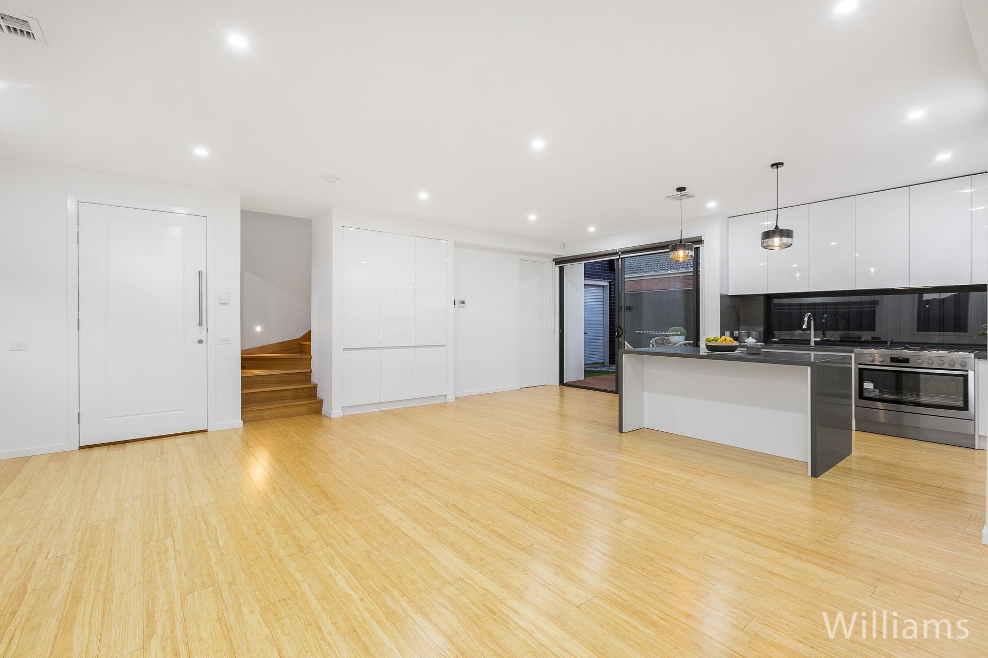 2/35 Delphin Avenue, ALTONA NORTH VIC, Altona North - Thumbnail 2