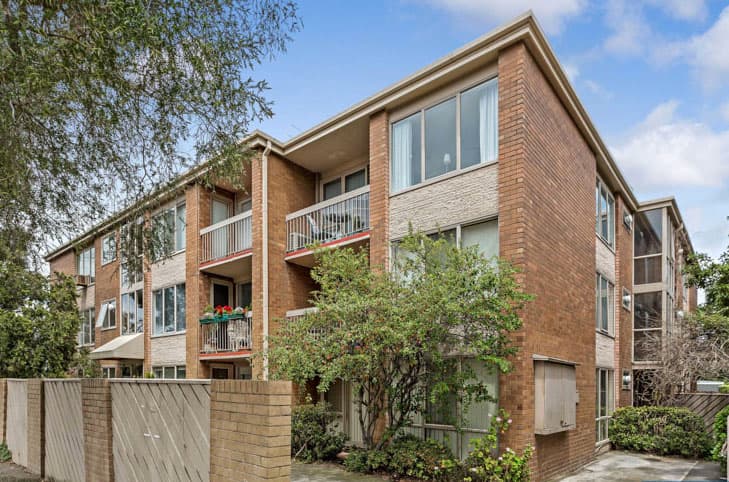 10/99 Melbourne Road, Williamstown - Image 1