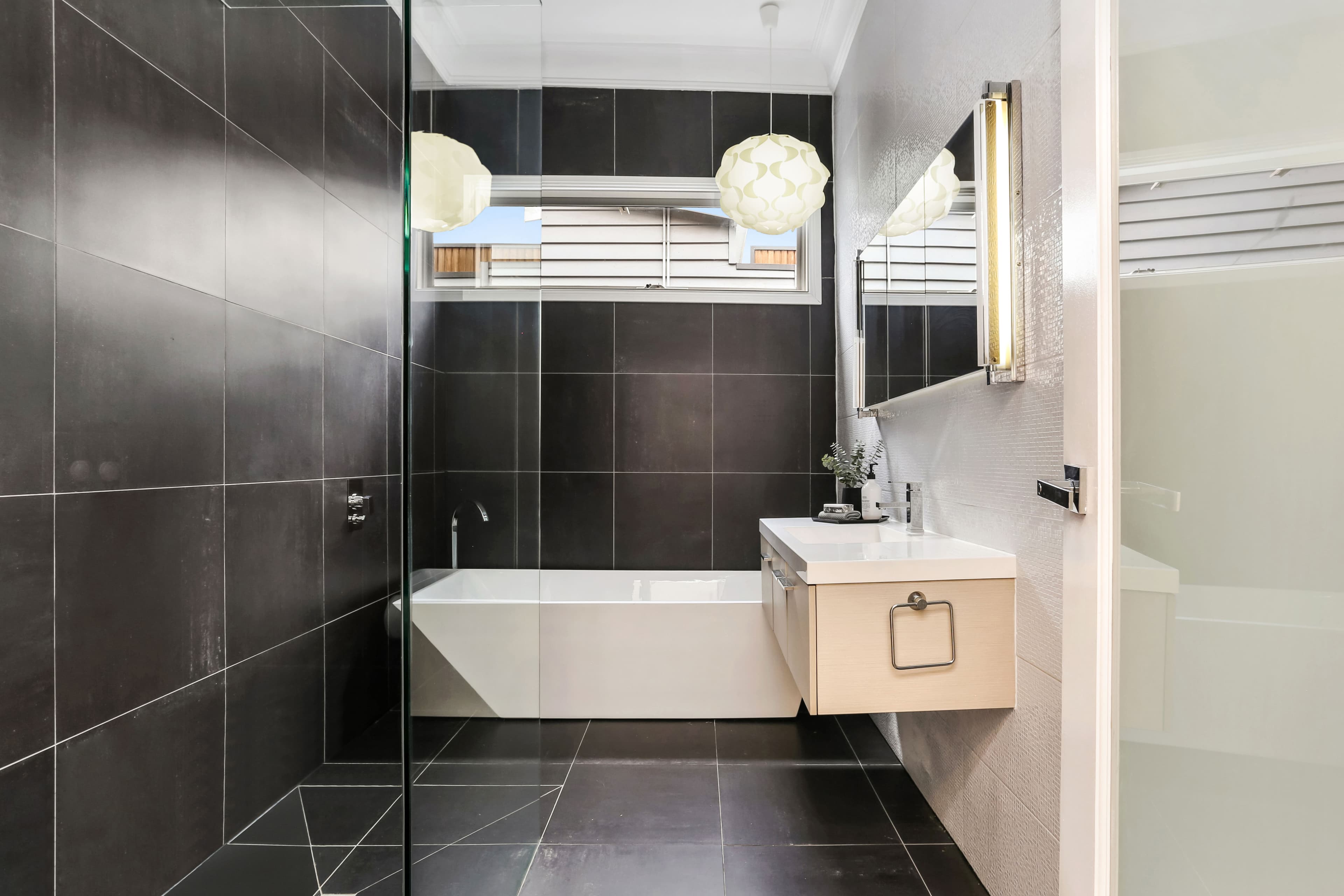 16 Inglis Street, Williamstown - Thumbnail 2
