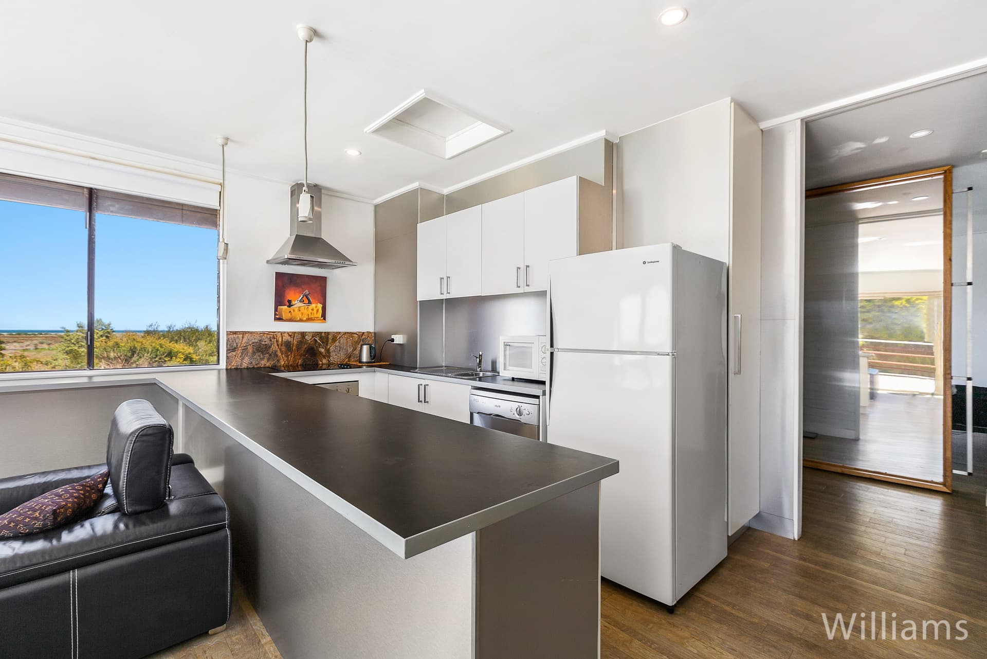 4/12 Techno Park Drive, Williamstown - Thumbnail 2
