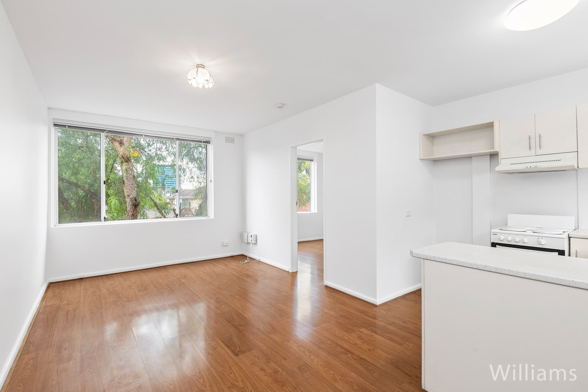 10/294 Nicholson Street, Seddon - Thumbnail 2