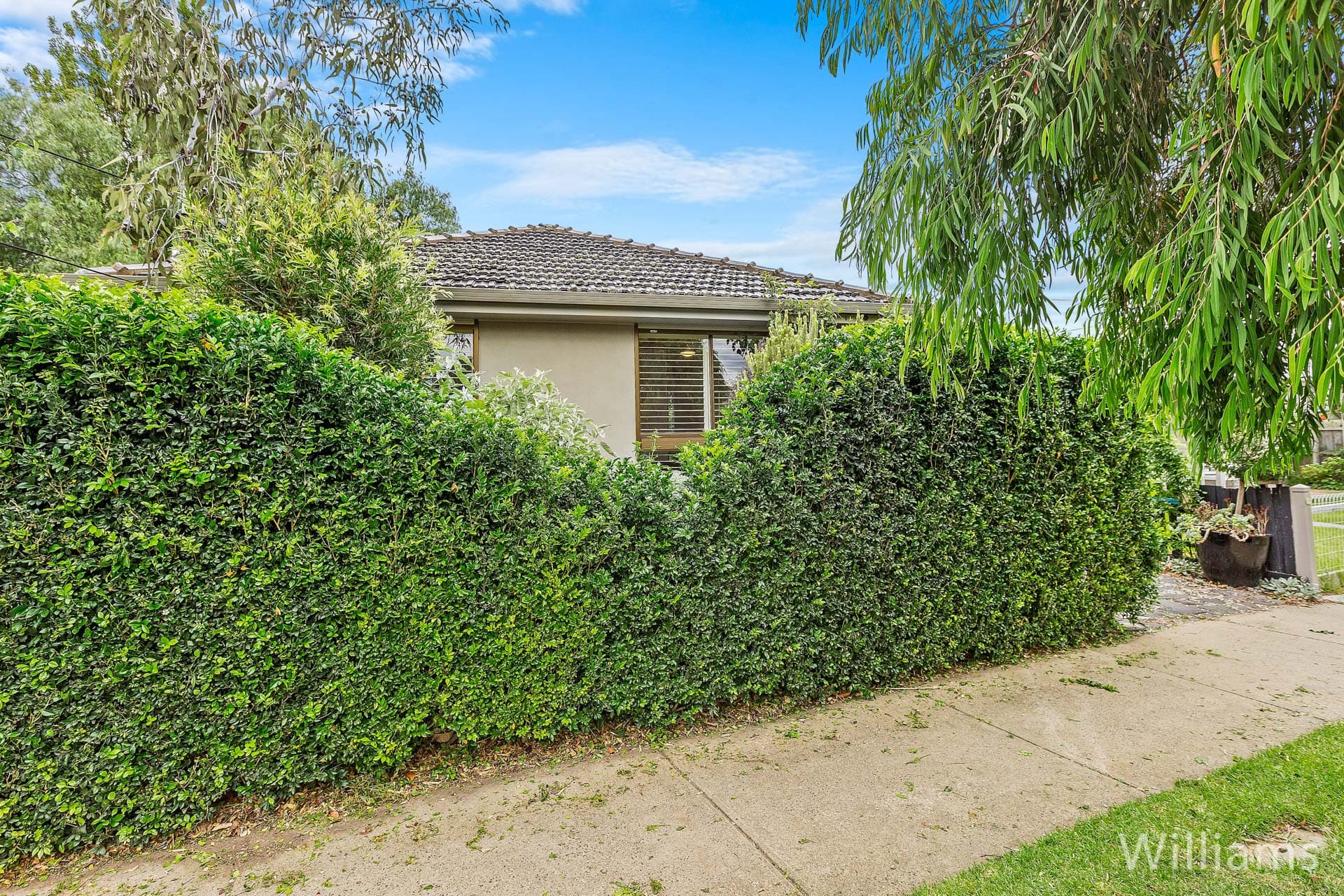 11 Steele Street, Newport - Image 1