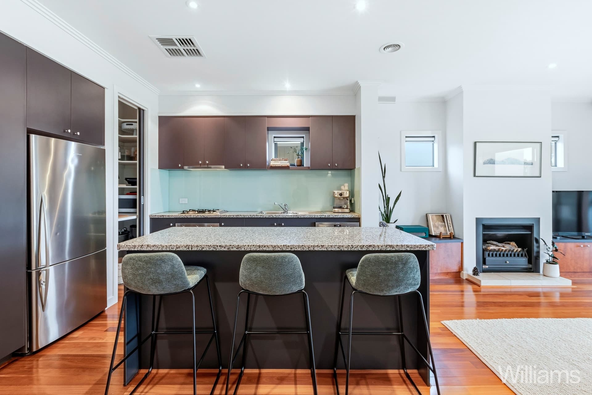 4 Williams Bay Grove, Williamstown - Thumbnail 3