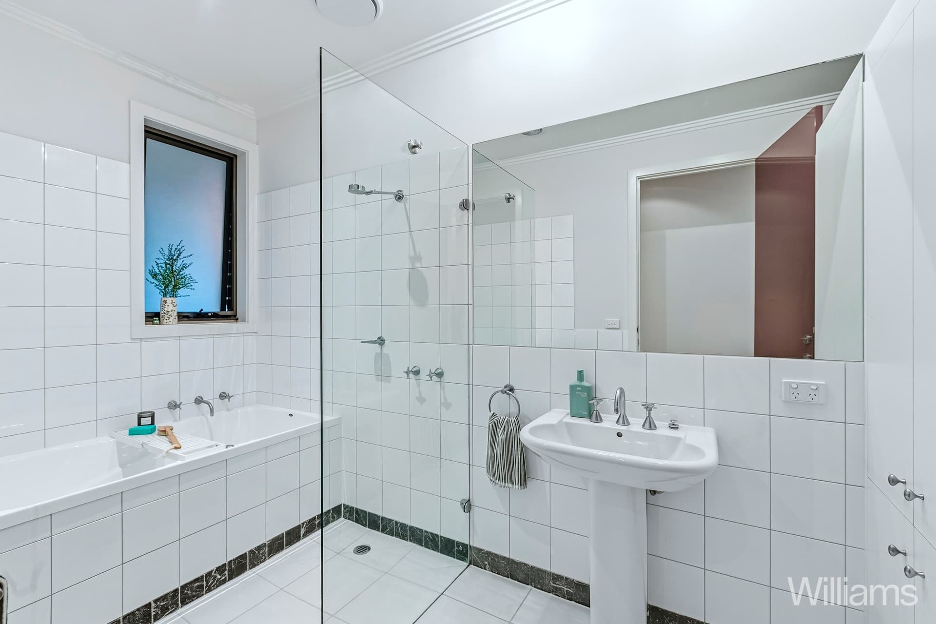 4 Williams Bay Grove, Williamstown - Thumbnail 6