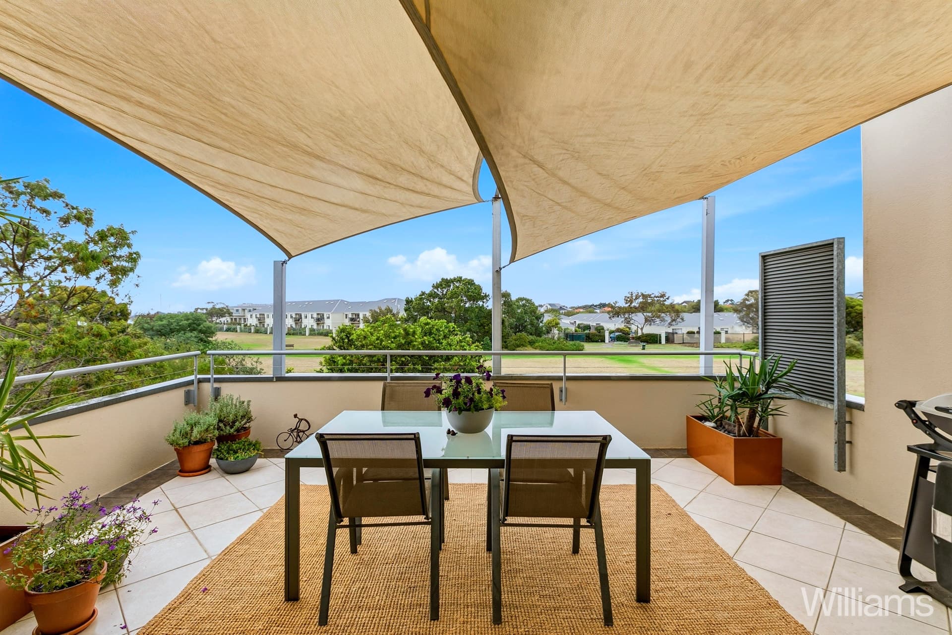 4 Williams Bay Grove, Williamstown - Thumbnail 2
