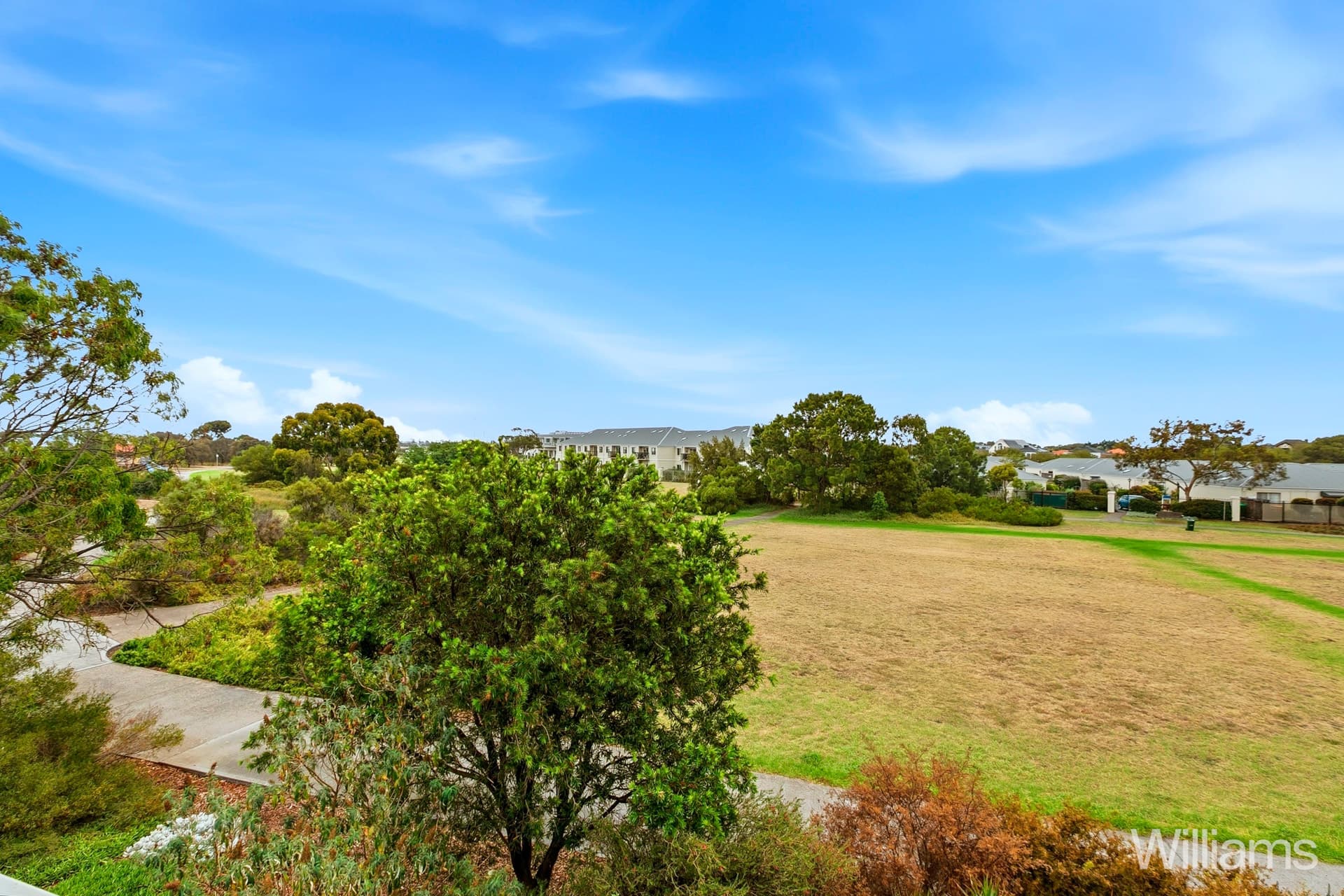4 Williams Bay Grove, Williamstown - Thumbnail 5