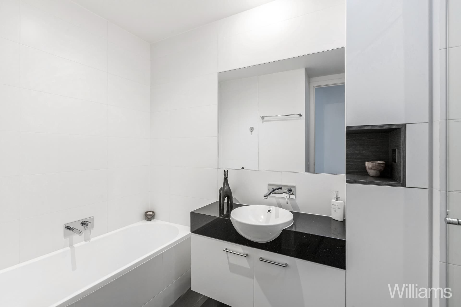 6 Lakeview Avenue, WILLIAMSTOWN VIC, Williamstown - Thumbnail 8