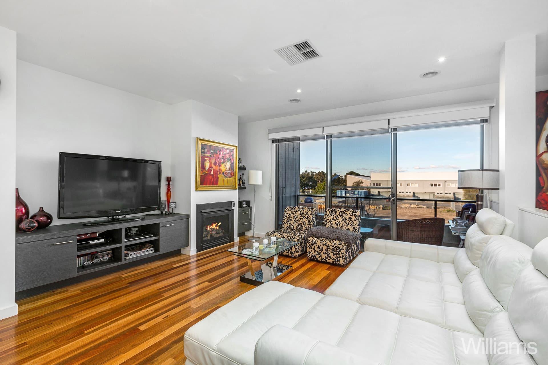 6 Lakeview Avenue, WILLIAMSTOWN VIC, Williamstown - Thumbnail 3