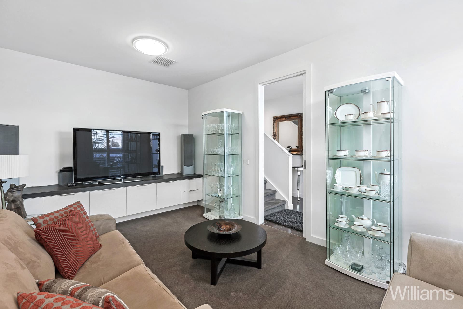 6 Lakeview Avenue, WILLIAMSTOWN VIC, Williamstown - Thumbnail 2