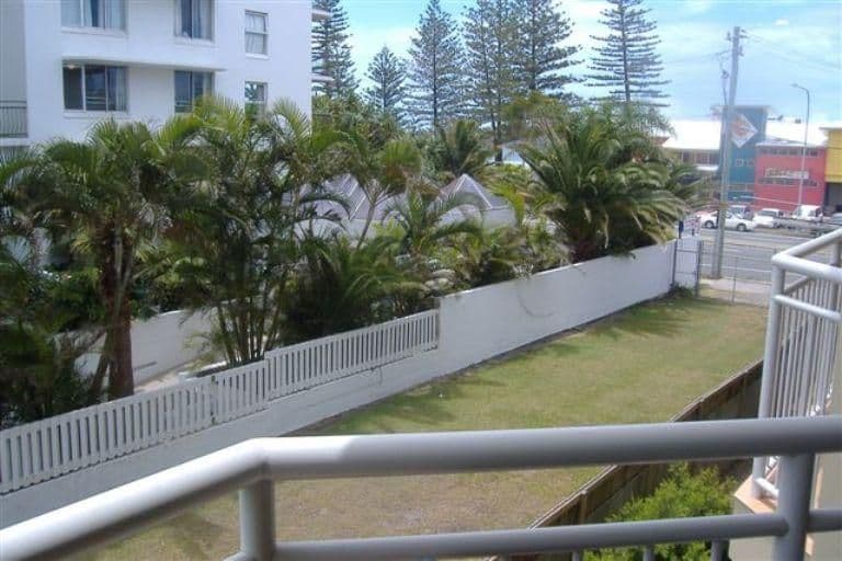  12 Pacific Terrace, ALEXANDRA HEADLAND QLD 4572, Alexandra Headland - Thumbnail 2