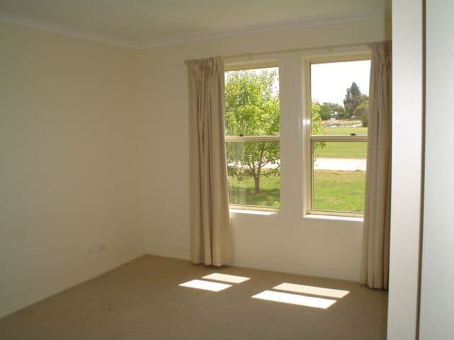 4 Globe Street, NARACOORTE SA 5271, Naracoorte - Thumbnail 2